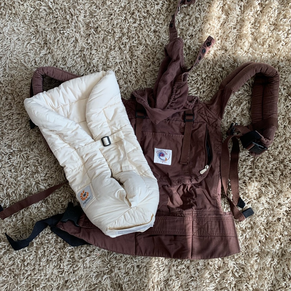 Ergo baby with Infant insert. Nice neutral brown color.